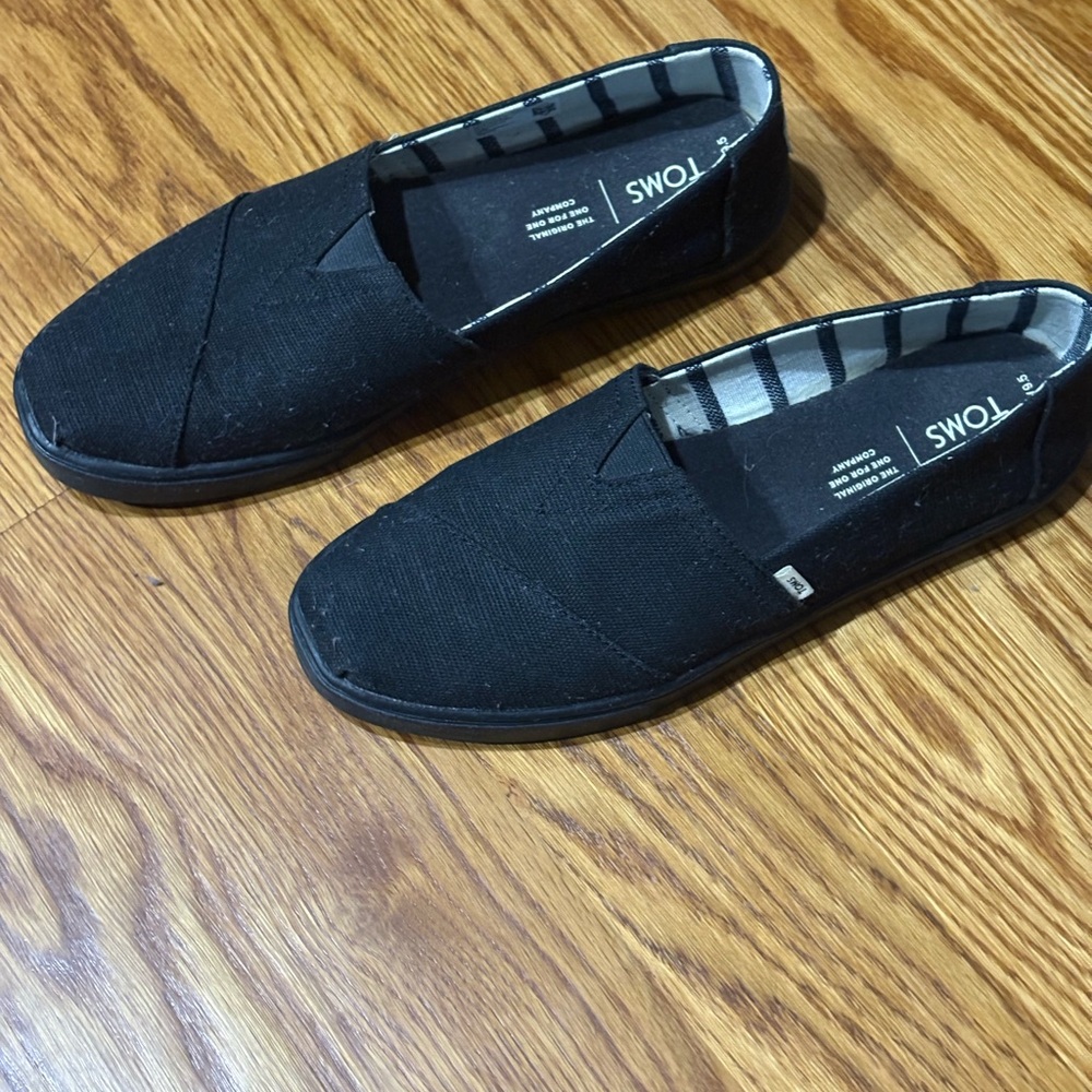 TOMS Men's Classic Black Loafers
